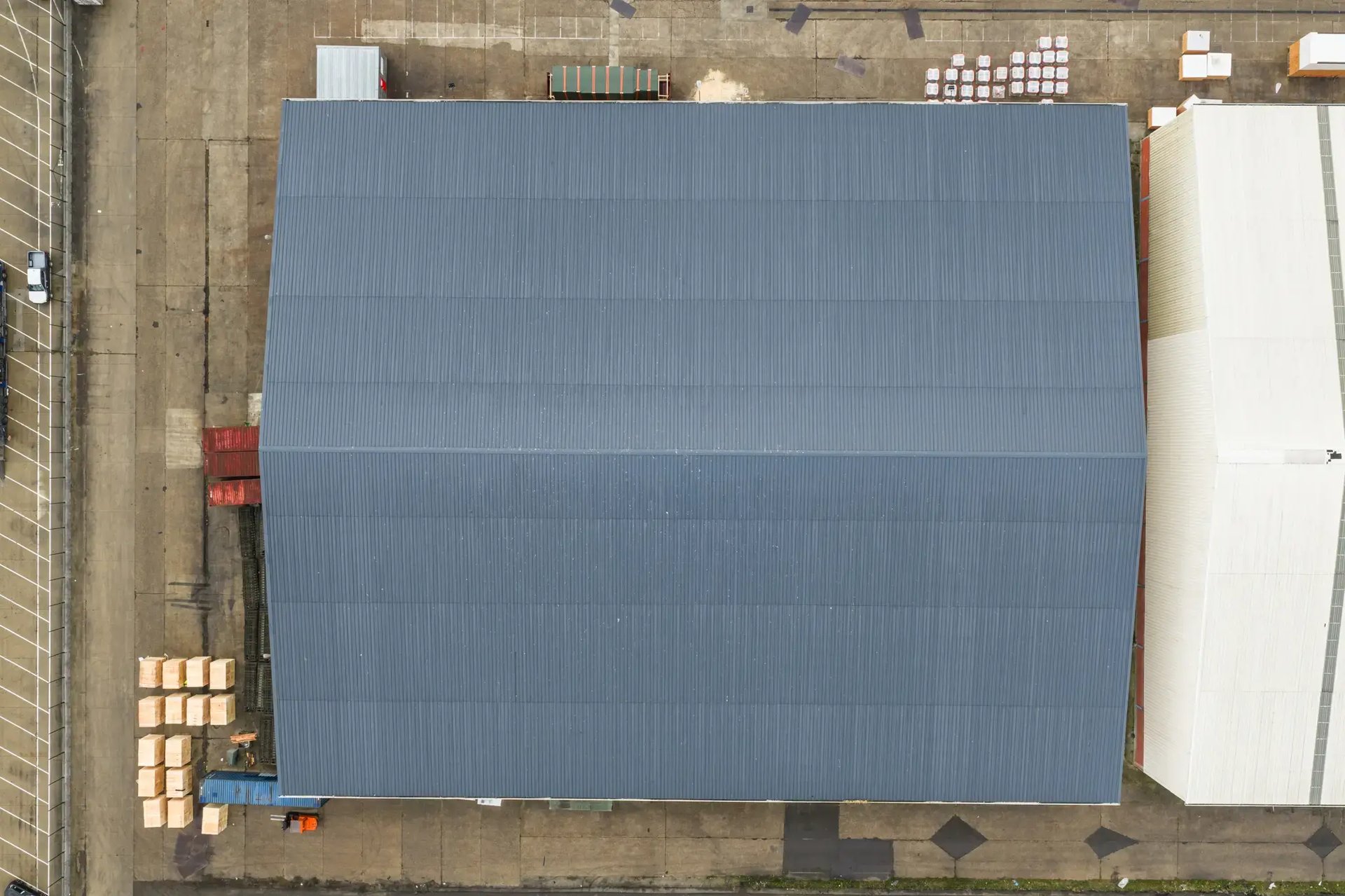 Interloods-renovatie-industriële-gebouwen-dak-DEUFOL-Antwerpen_14