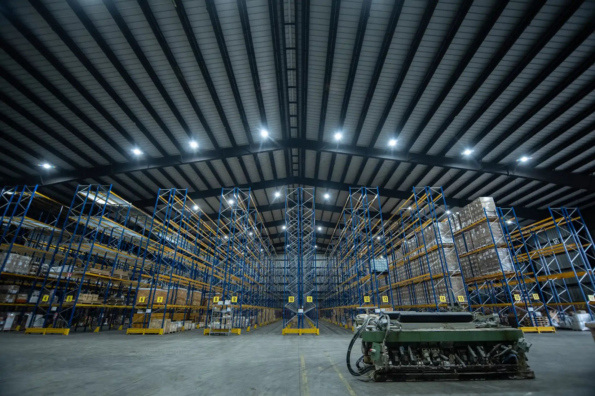 Interloods-renovatie-industriële-gebouwen-dak-DEUFOL-Antwerpen_23