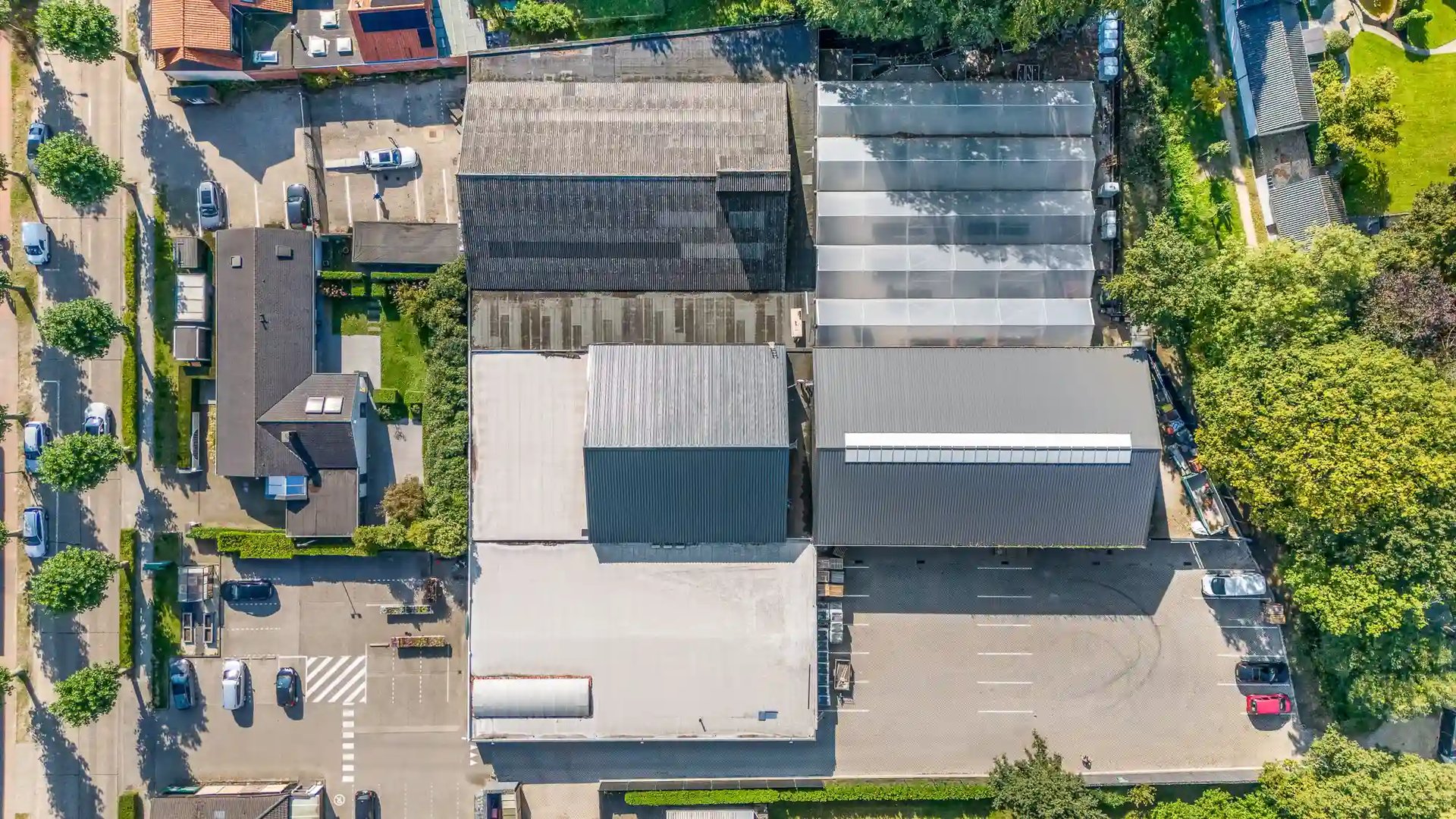 Interloods-renovatie-industriële-gebouwen-dak-Horta-Brasschaat_1