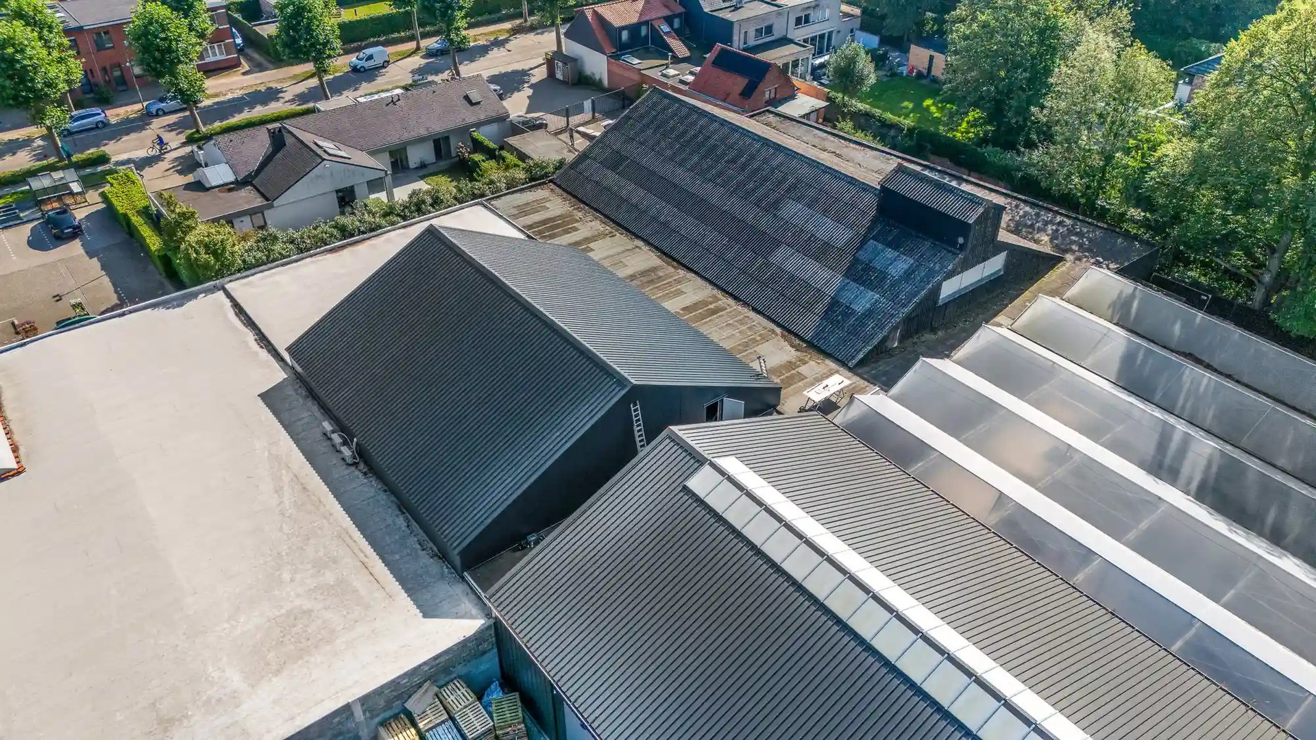 Interloods-renovatie-industriële-gebouwen-dak-Horta-Brasschaat_2