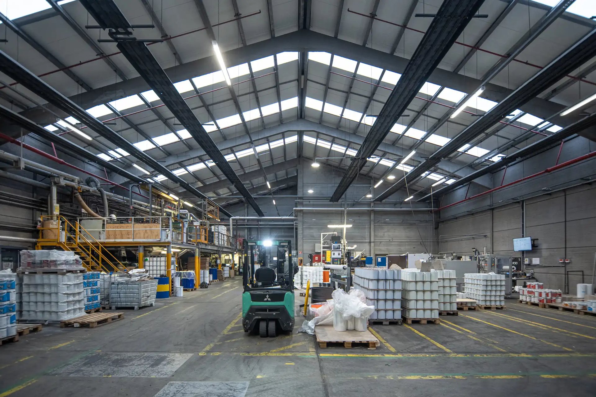 Interloods-renovatie-industriële-gebouwen-dak-IKO-Antwerpen_16