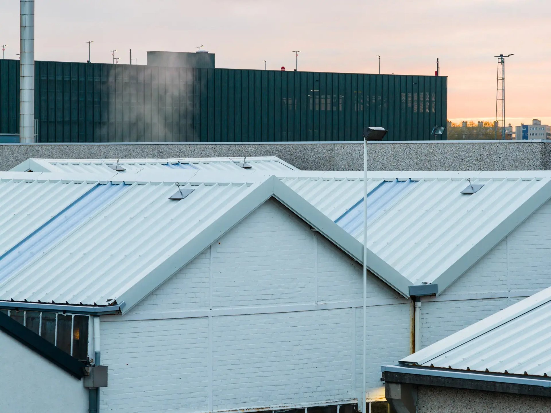 Interloods-renovatie-industriële-gebouwen-dak-IKO-Antwerpen_4