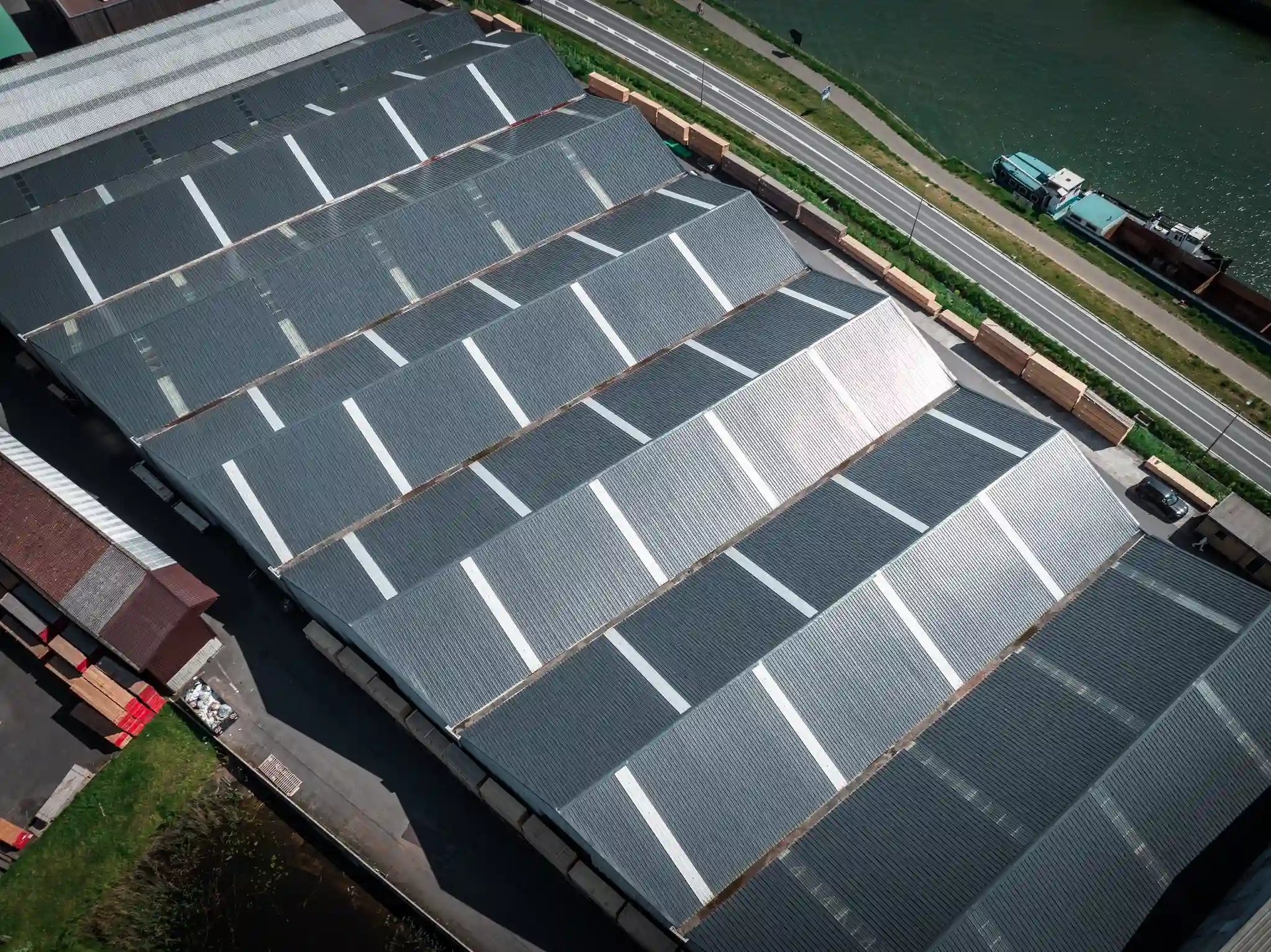 Interloods-renovatie-industriële-gebouwen-dak-Martens-Hout-Schoten_18