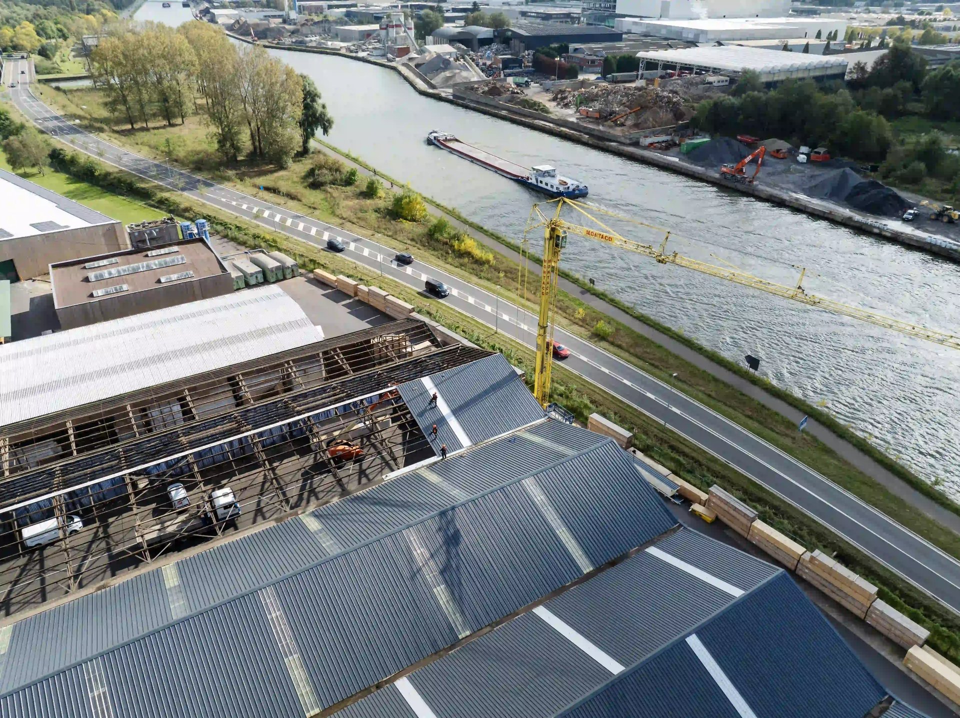 Interloods-renovatie-industriële-gebouwen-dak-Martens-Hout-Schoten_9